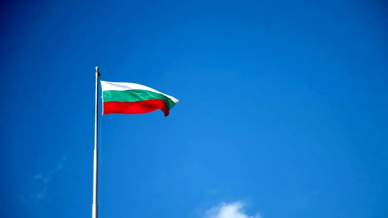Bulgarii deschid barurile și cluburile de noapte, de azi, în ciuda creșterii numărului de cazuri de COVID