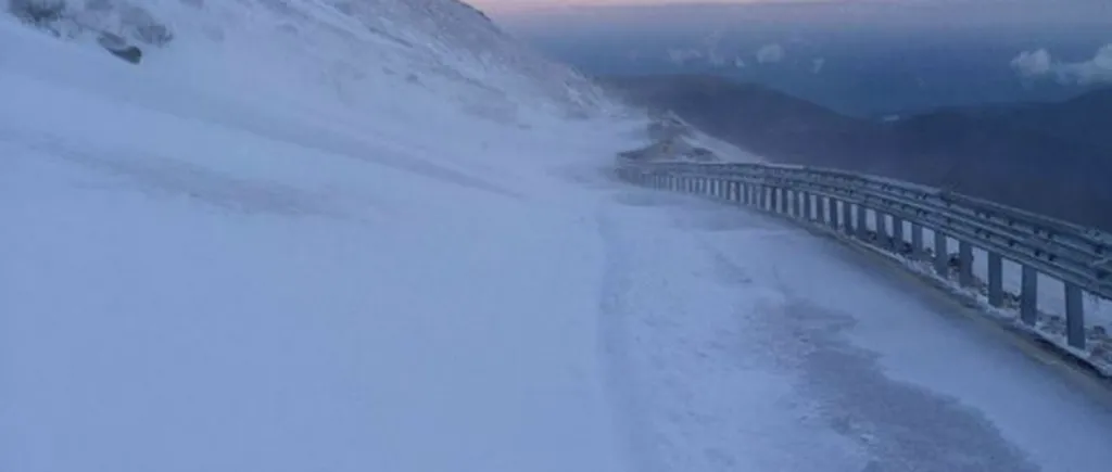 Când ar putea fi deschis Transalpina. Drumarii au început dezăpezirea