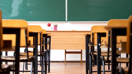 Un senator PSD propune ca prima zi de școală să fie zi liberă pentru părinți: „Statul trebuie să fie partenerul familiei”