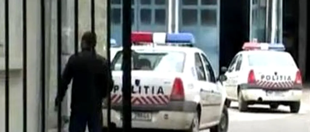 Polițist din Satu Mare, surprins în timp ce se masturba în cabina de probă a unui magazin