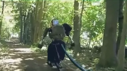 Robotul-umanoid de la Google a fost ''eliberat'' într-o pădure