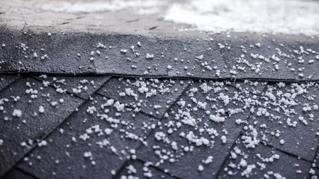 S-a rupt cerul în județul Alba! O comună, lovită grav de GRINDINĂ în timp ce sunt așteptate mai multe averse torențiale în țară