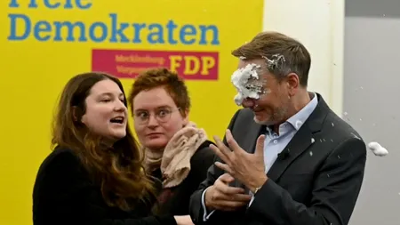 Politician GERMAN, agresat la un eveniment electoral /Ministrul Sănătății avertizează asupra tensiunilor politice