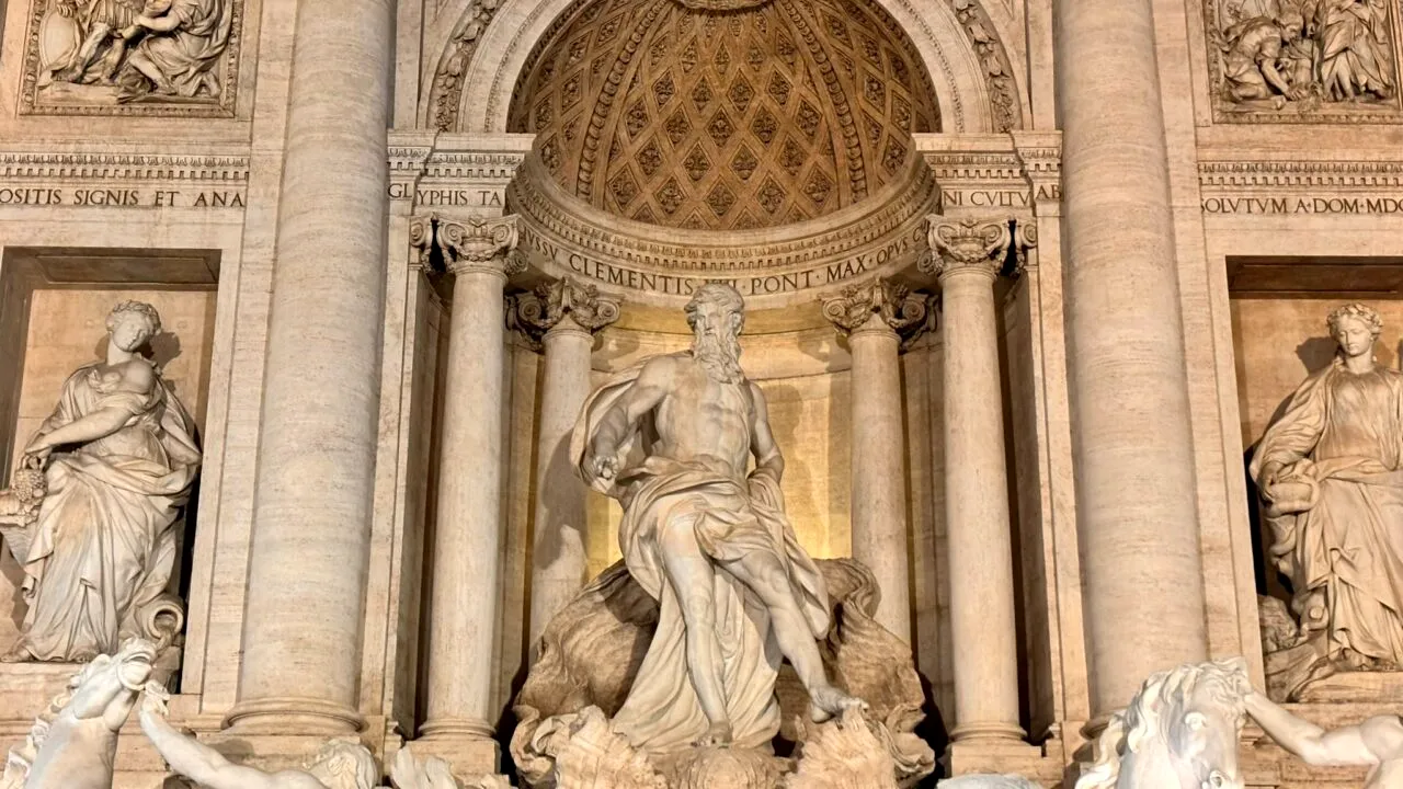 Accesul la Fontana di Trevi nu mai este gratuit. Cât va costa biletul de intrare la faimoasa fântână cu statuia lui Neptun din Roma