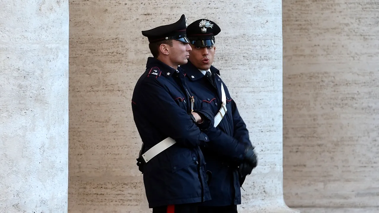 Spontaneitatea Papei Francisc - coșmarul gărzilor sale de securitate