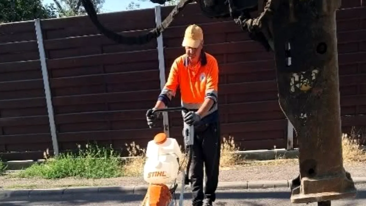 (P) Infrastructură Sector 5. Echipele au intervenit pe străzile Păpușoiului și Garoafei, la intersecția cu strada Berzovia