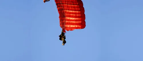 O femeie de 81 de ani va sări cu parașuta la spectacolul aviatic de la Tuzla