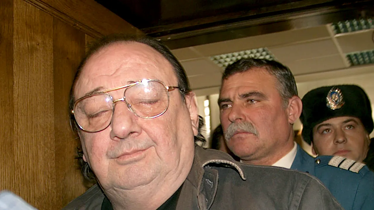 Fost președinte al clubului Dinamo București, suspect că ar avea gripă AH1N1, în stare critică la spital