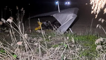 Aterizare forțată a unui deltaplan în județul Argeș: Pilotul a fost transportat la spital - FOTO/VIDEO