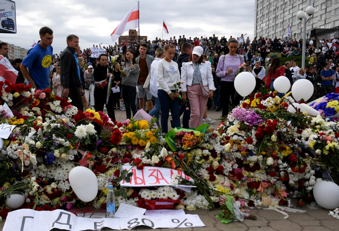 Scene de groază! Momentul în care un protestatar pașnic din Belarus a fost împușcat mortal, surprins de jurnaliști - VIDEO