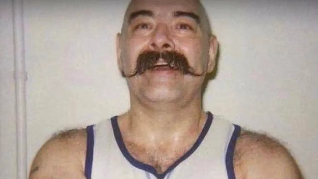 Fanii celui mai temut deținut din Marea Britanie vor avea ocazia să-și întâlnească idolul. BRONSON a ascuns biletul auriu într-un baton de ciocolată