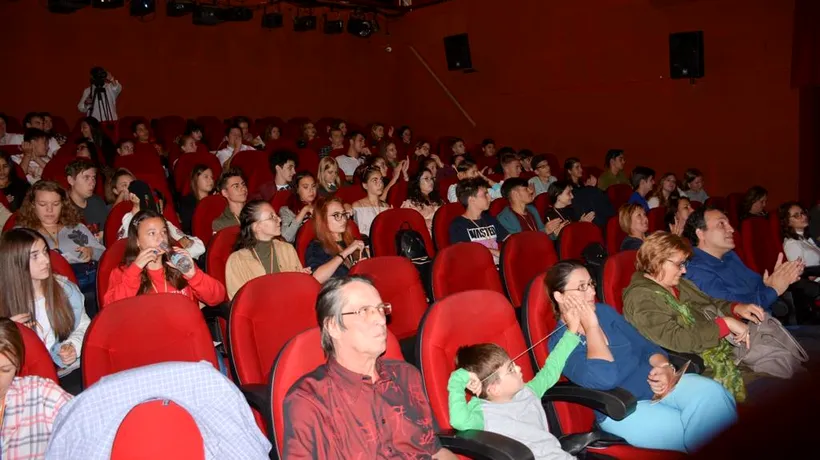 După doi ani de desfășurare online, Festivalul Filmului pentru Copii și Tineret revine în săli cu spectatori