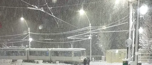 Gabriela Firea: Cinci linii de tramvai sunt afectate de vremea rea. Trei semafoare, avariate