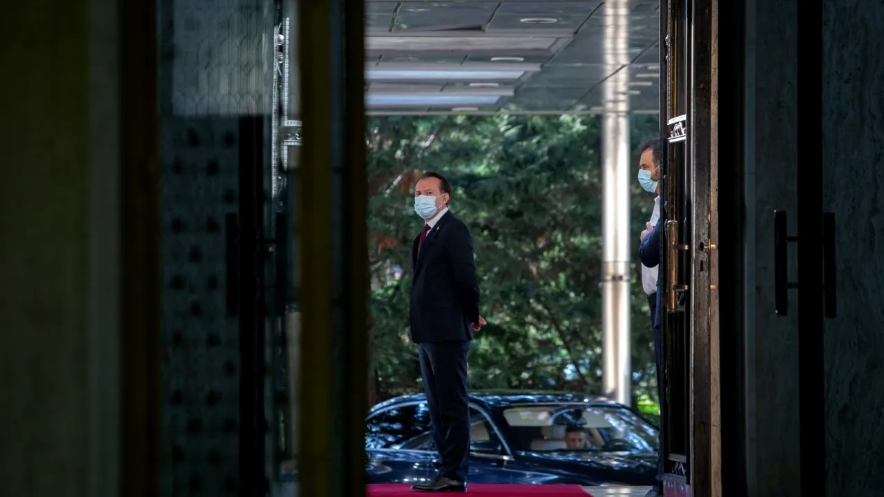 Ce se întâmplă cu Guvernul după adoptarea moțiunii de cenzură. Prevederile Constituției