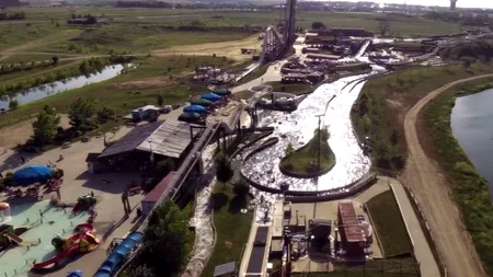 Un copil de 10 ani a murit după ce s-a dat pe cel mai înalt tobogan cu apă din lume