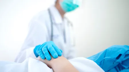 Ministrul Sănătății verifică medicii care nu îngrijesc pacienții infectați cu COVID-19