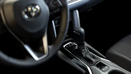 Toyota recheamă în service peste 43.000 de vehicule. Care este modelul afectat