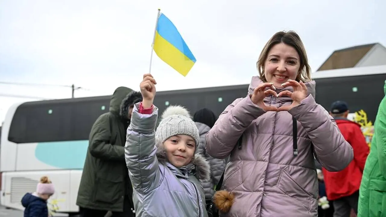 De când Rusia a invadat Ucraina, Franța a cheltuit aproape 500 de milioane de euro pentru REFUGIAȚII primiți. Câți bani a decontat România