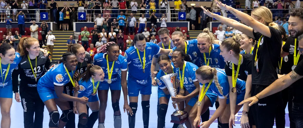 CSM Bucureşti a câștigat Supercupa României la handbal feminin! Accidentare gravă a portarului celor de la Rapid!