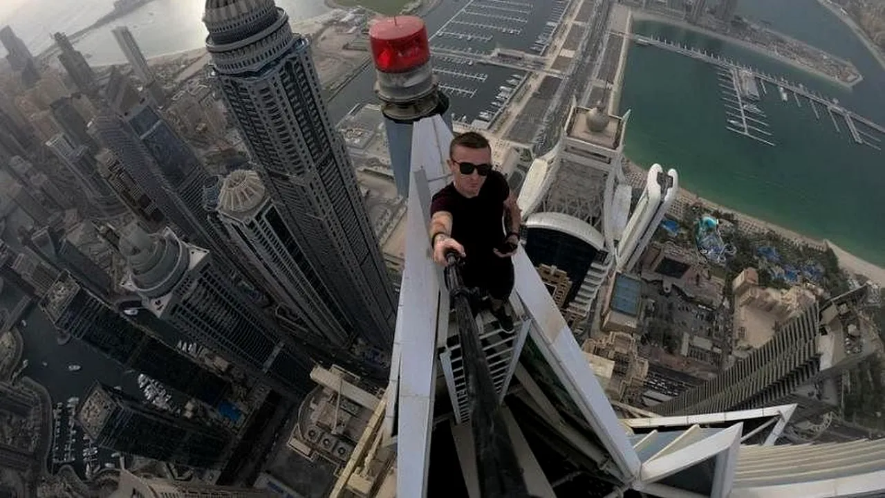 Deznodământ tragic pentru un tânăr FOTOGRAF care voia să surprindă un cadru spectaculos din vârful unui zgârie-nori cu 68 de etaje