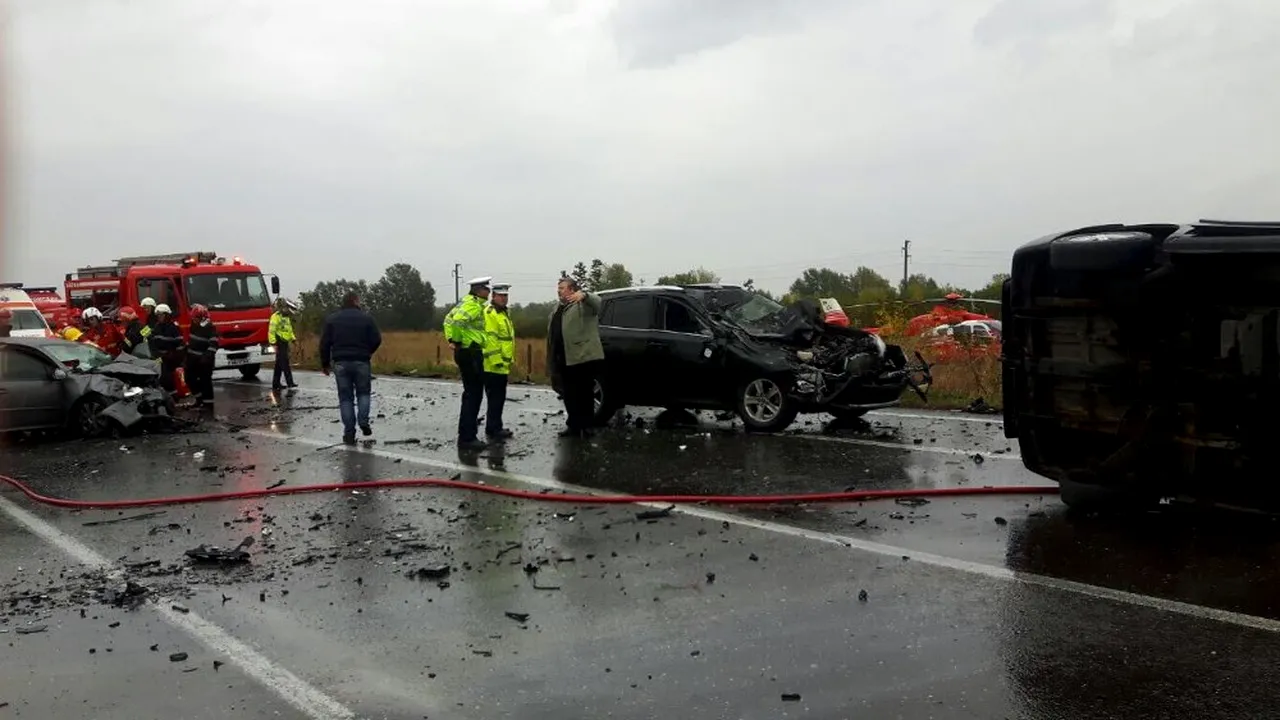 Un mort și 14 răniți, într-un grav accident în Ialomița. PLANUL ROȘU de intervenție, activat. FOTO