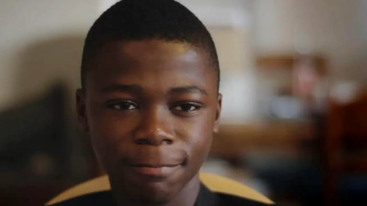 Povestea adolescentului care și-a construit propria stație radio din obiecte găsite la gunoi