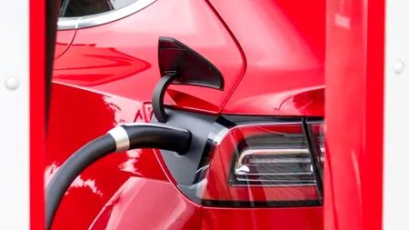 Mașinile alimentate cu motorină și benzină, pe cale de dispariție. Termenul stabilit de UE pentru interzicerea vânzărilor