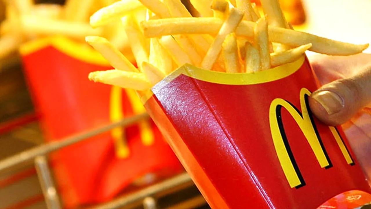 Și-a comandat o porție de cartofi prăjiți de la McDonald's, apoi s-a așezat la masă. Ce a descoperit în următoarele secunde: ''Nu mai mănânc niciodată aici!''