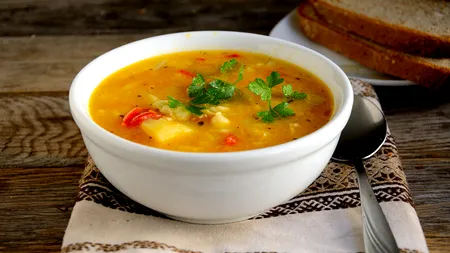 Ingredientul care să nu îți lipsească din ciorba de legume, pentru un gust exact ca la restaurant
