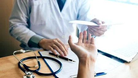 Modul de calcul pentru PLATA concediului medical a suferit modificări importante în 2025. Câți bani primești acum, în funcție de salariu