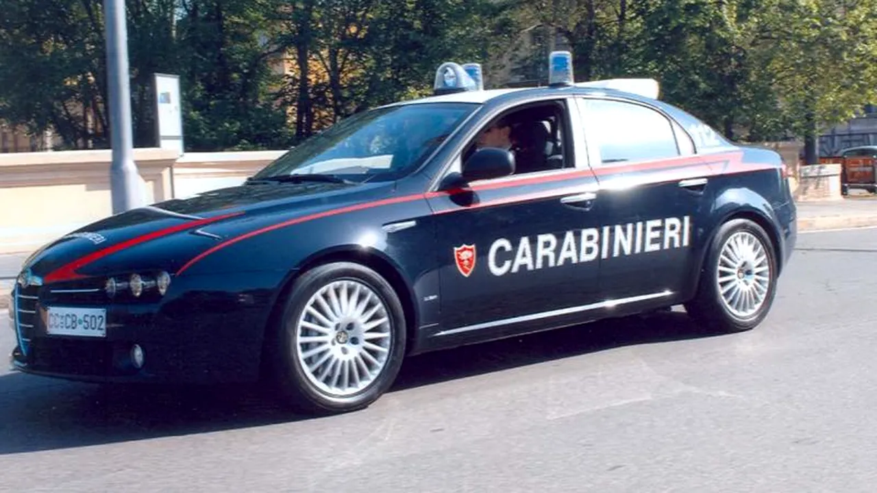 Polițist italian, înjunghiat de un român în timpul evacuării unei tabere de romi din Italia