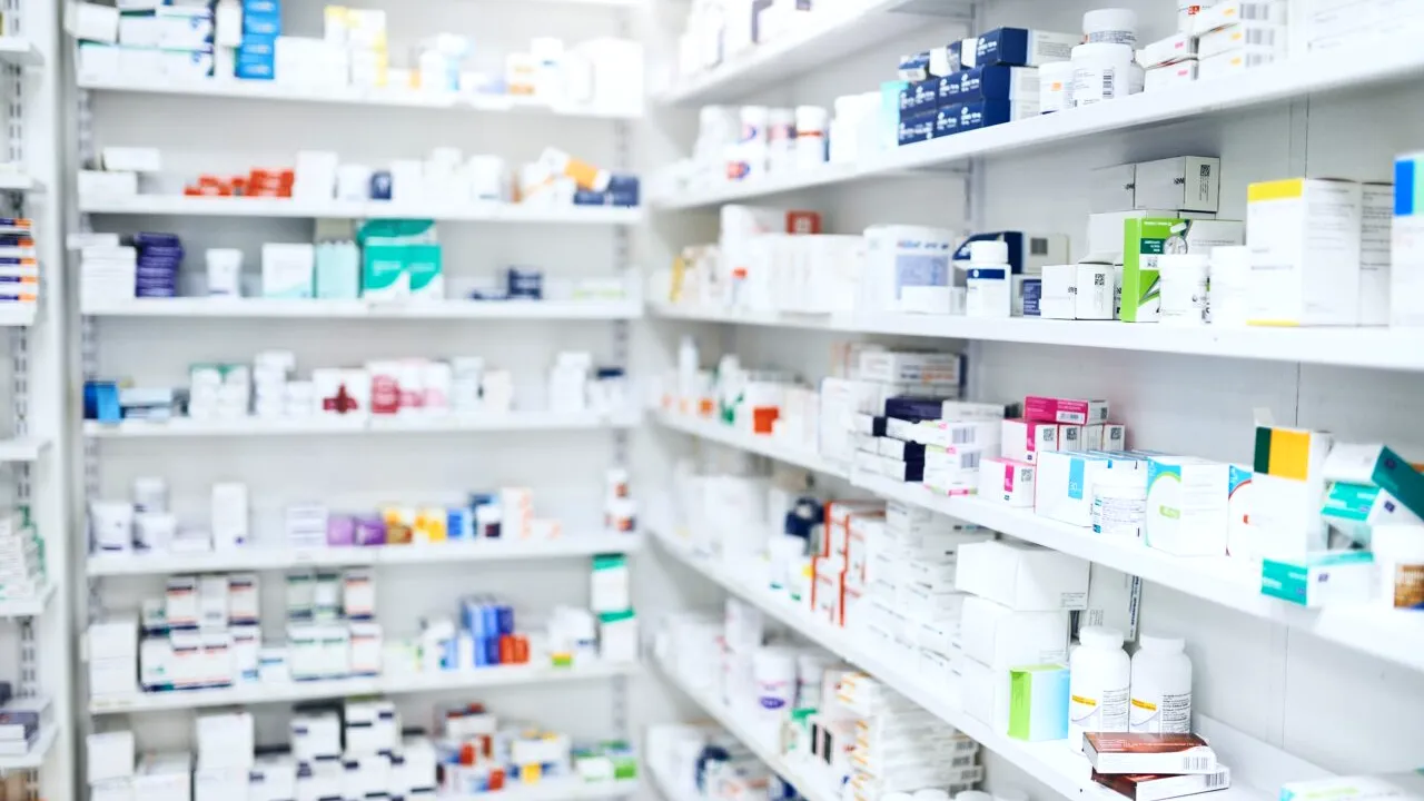 Substanțe extrem de PERICULOASE, descoperite în medicamente contrafăcute în Marea Britanie. Avertismentul autorităților