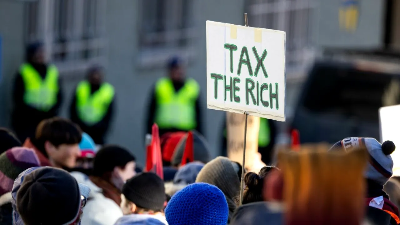 Oxfam avertizează: Ascensiunea unei “oligarhii aristocratice” cu IMENSĂ putere politică, stimulată de regimul TRUMP