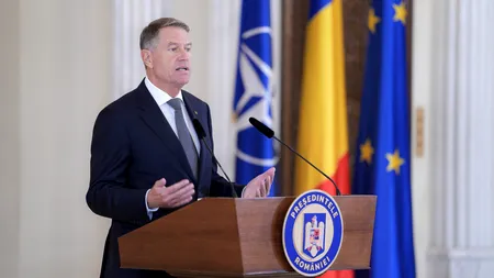 VIDEO | În ajun de 1 Decembrie, Klaus Iohannis decorează cercetători, profesori și școli / “Mi-a făcut mare plăcere să vă decorez”