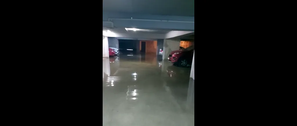 Ploaie torențială în cartierul Ghencea. Mai multe parcări subterane au fost inundate