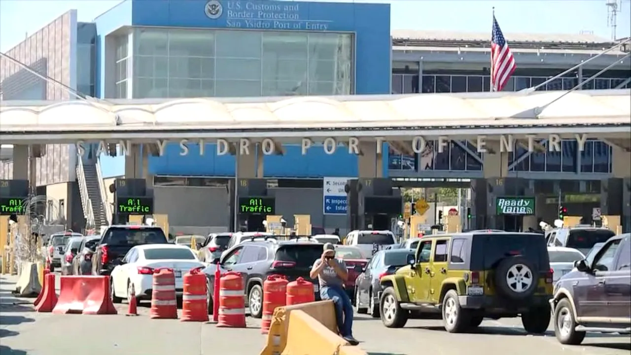 FRONTIERA SUA-MEXIC. Mii de persoane care traversează frontiera SUA-Mexic în ciuda interdicției de călătorie. Donald Trump: Din fericire, avem acolo un zid, iar peretele ne salvează de coronavirus