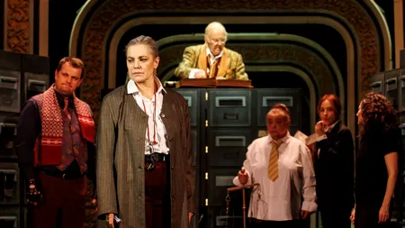 Situație incredibilă la unul dintre cele mai importante teatre din România. Actorii joacă păziți de jandarmi. Sunt AMENINȚAȚI cu moartea pe TikTok