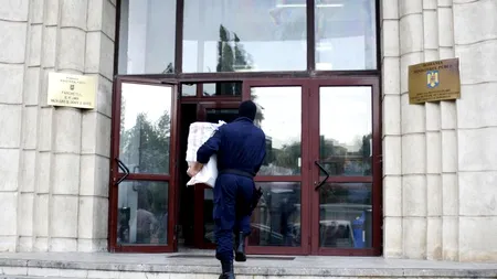 Marfă de 3,2 milioane lei adusă din China fără acte, găsită de polițiștii bucureșteni la opt firme 