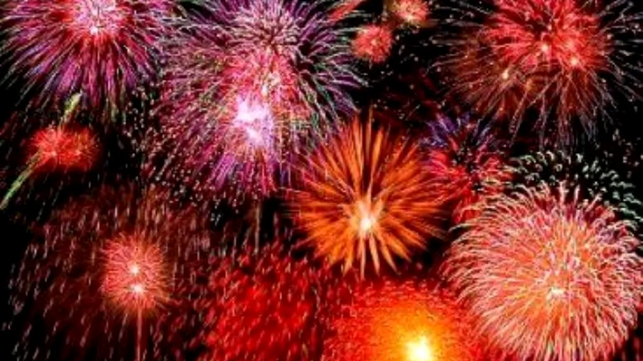 MESAJE DE ANUL NOU: Transmite URĂRI prin SMS celor dragi de Revelion