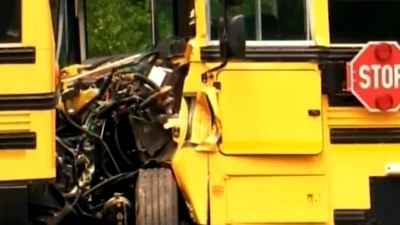 Accident de proporții în SUA, soldat cu 65 DE RĂNIȚI. Șase autobuze școlare și un autoturism s-au ciocnit în Georgia
