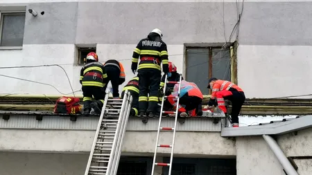 O femeie a murit după ce s-a aruncat de la etajul 8 al unui bloc din Bârlad