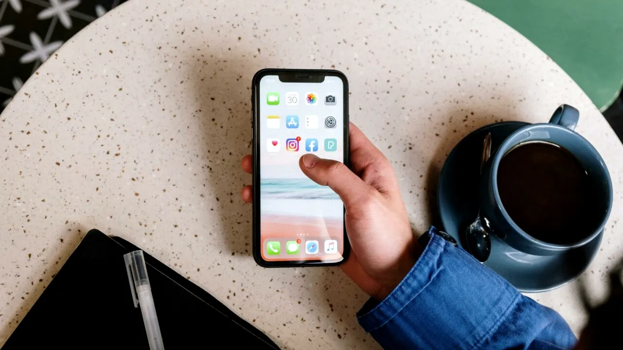 Like-urile la fotografiile altor femei, motiv de divorț în Turcia. Ce daune trebuie să plătească un bărbat pentru că a trădat încrederea soției sale