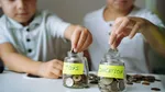 Ce le lăsăm copiilor dincolo de bani și proprietăți? Educația financiară, parte din moștenirea pentru viitor