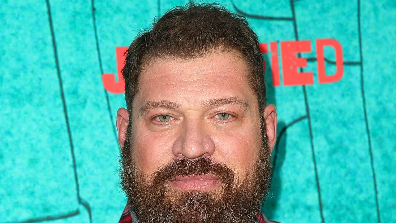 Brad William Henke, actorul cunoscut pentru rolurile din „Orange Is the New Black” și „Lost”, a murit la 56 de ani