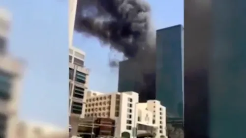 Incendiu masiv într-un zgârie-nori din Abu Dhabi: zeci de oameni, răniți