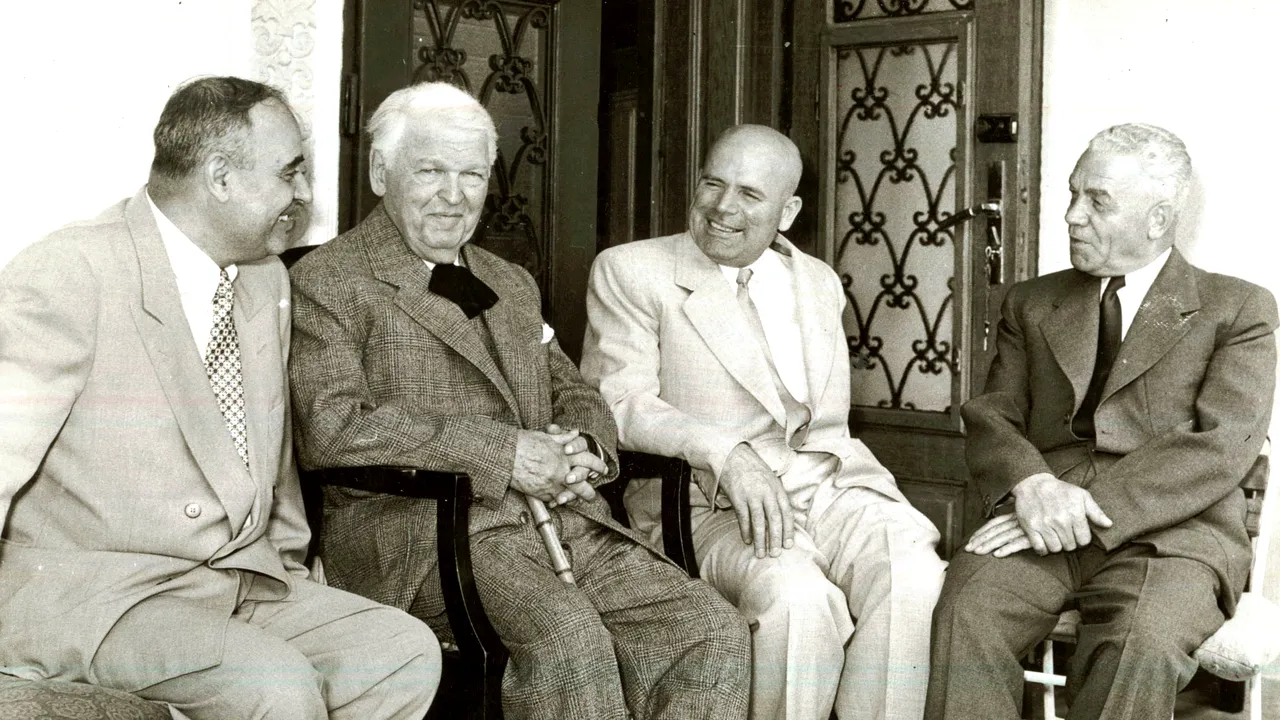 Străzi și bulevarde cu nume de criminali. În România