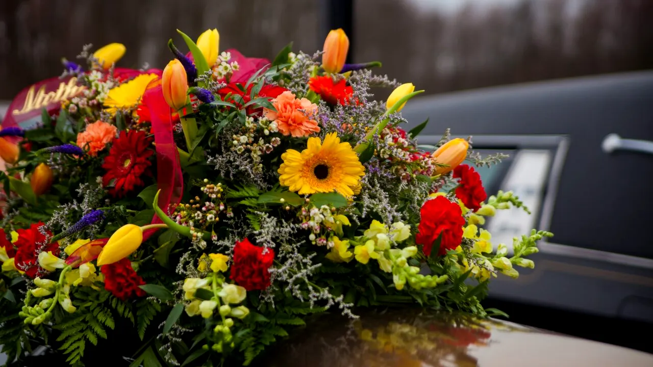 Un tată îndurerat a avut parte de un MIRACOL la înmormântarea fiicei sale. Ce a putut să se întâmple în timpul ceremoniei funerare