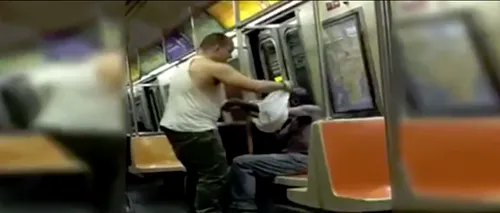 Un bărbat își dă jos tricoul într-un metrou din New York. Ce a urmat este o lecție pentru toată lumea
