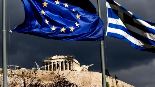 Trei sferturi din greci doresc să rămână în zona euro. SONDAJ