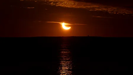 Eclipsa de Soare are loc astăzi. În ce orașe din România se va vedea cel mai bine spectacolul ceresc